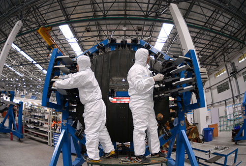 ��������ͼƬ���й��׼�C919���Ϳͻ������ǰ�����ս������»������Ҧ������