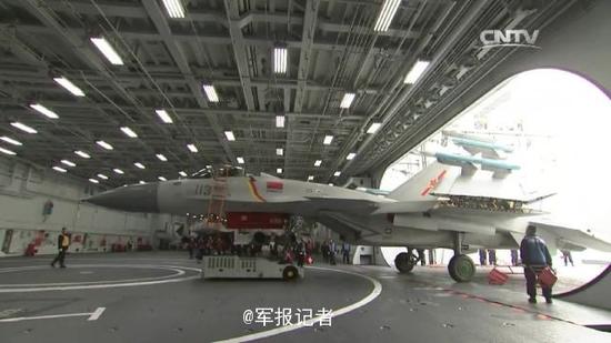 辽宁舰航母机库