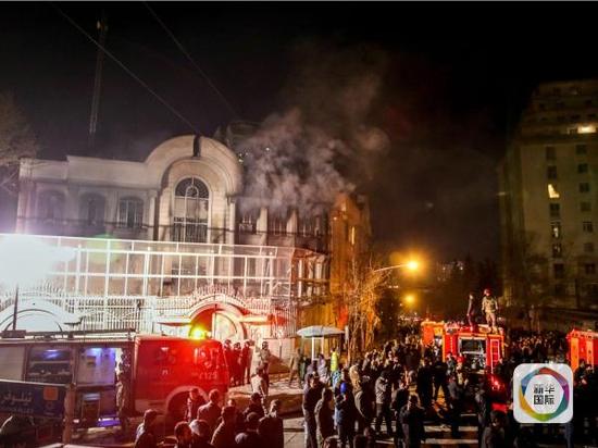 资料图:沙特驻伊朗使馆遭示威者纵火