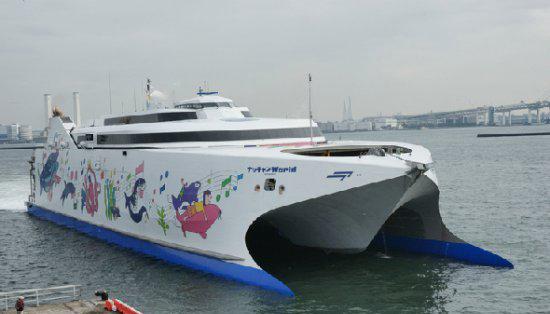 ����ͼ��2011�꣬�����Ӵ�ǰ���������������䴬ִ���˱�����