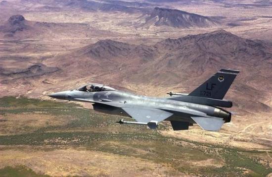 被编入美国空军65联队21中队的台湾“空军”F-16战斗机