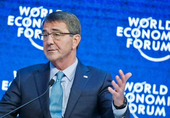 美国国防部长卡特出席在瑞士达沃斯举行的世界经济论坛年会