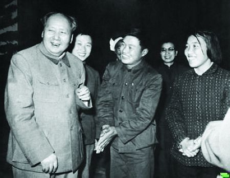 毛泽东逝世谁唯一被特许在他身边守灵7天7夜