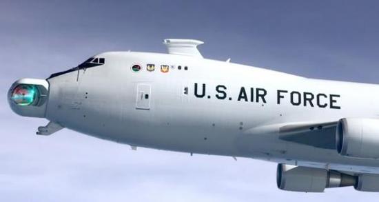 美国2011年12月宣布放弃的ABL项目的原型机YAL-1，该机在波音747前方安装大型化学激光器
