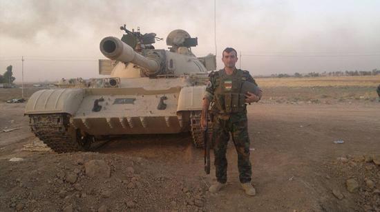库尔德人从伊拉克政府军那里搞到的69式坦克，依然活跃在打击ISIS的战场上