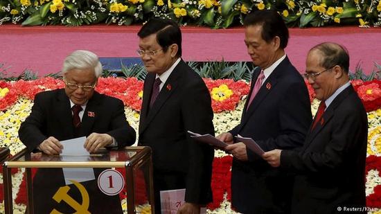 越南共产党选出第十二届中央委员会