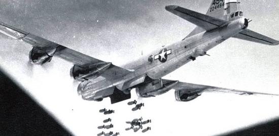 B-29轰炸机空袭日本轰炸东京