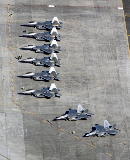 美军这次部署在日本的F-22