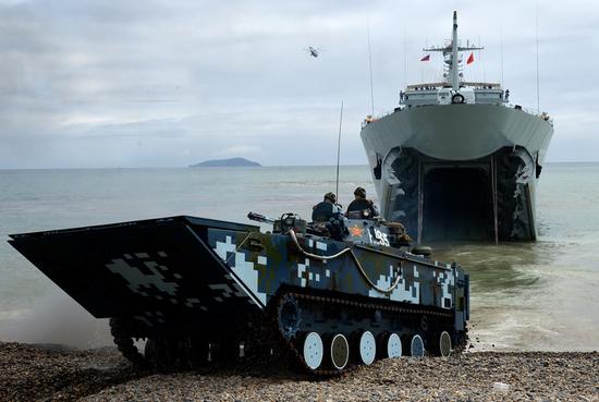 资料图:中国海军陆战队在俄罗斯彼得大帝湾登陆