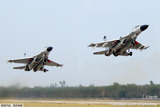 资料图:南海舰队歼11战机