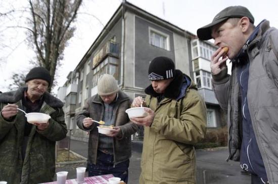 果腹成了俄罗斯人要解决的首要问题（资料图） 


