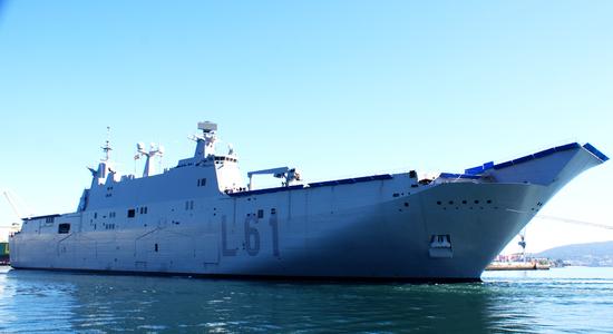 澳大利亚两栖攻击舰