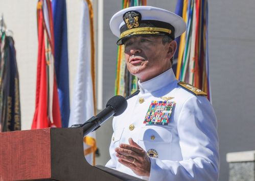 美国海军上将哈里斯。