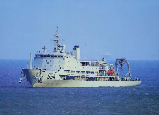 926型潜艇支援舰“海洋岛号”，2010年年初服役，目前处于世界先进水平。