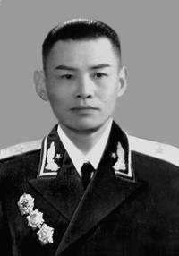 顾鸿少将