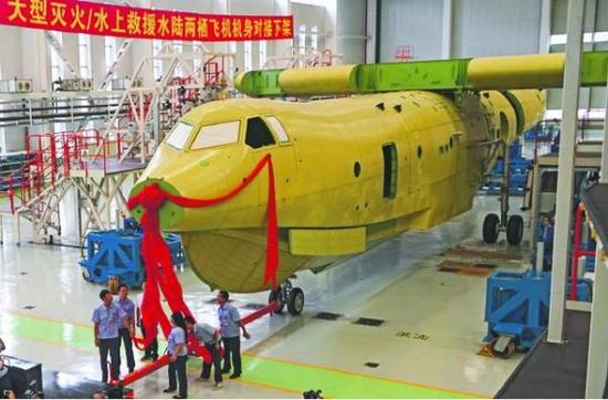  ���ڽ�����װ������600�ɻ�01�ܻ� 