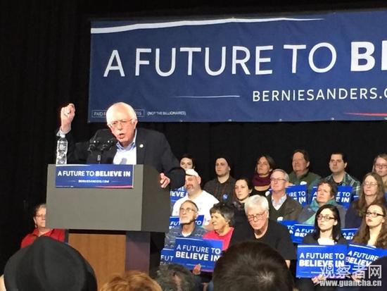 作者在桑德斯竞选集会现场 新罕布什尔州