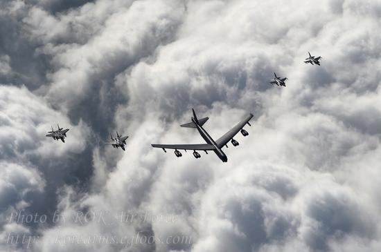 ����ͼ������B52��ը��