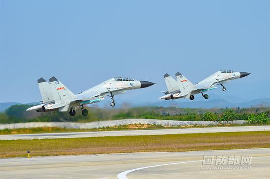 南海舰队航空兵某团大强度训练