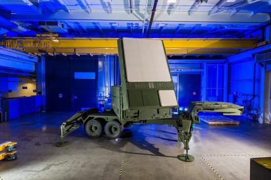 雷神公司展示的新型爱国者雷达