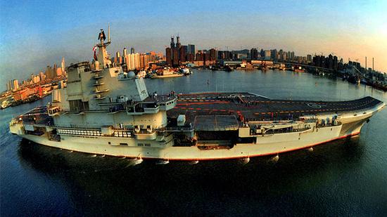 中国首艘航母辽宁舰