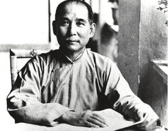 孙中山,为了顾全革命大局,避免内讧,虚怀让大位,辞去大总统,这一年,他年仅29岁。所以,孙中山第一次辞让大总统,非1912年辞让袁世凯,乃是此番辞让杨衢云。