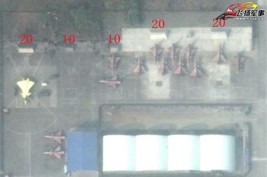 2015年12月26日的试车区，显示有3个歼20使用的大型导流墙，2个歼-10使用的小型导流墙。