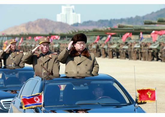 　　朝鲜展示军力是回应美国和韩国出动1.7万名官兵举行联合军演