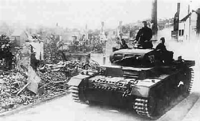 德军坦克开入法国腹地