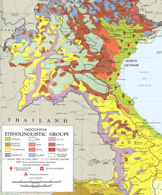 老挝、越南地区族群分布图（1970年数据）。紫色区域为老挝的主体民族佬族，青色的是苗族，黄色是孟高棉民族，绿色是京族（越族）。