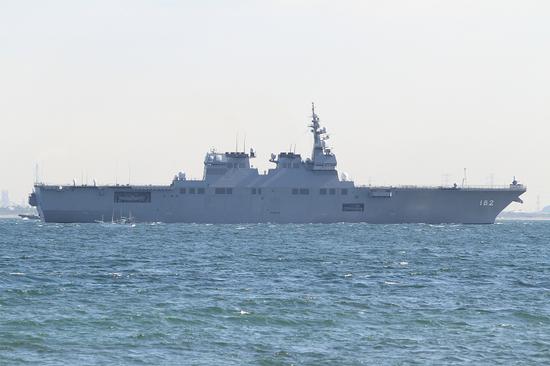 日本准航母“伊势”号,日本称其为直升机驱逐舰。