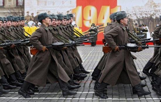 ����ͼ���쳡�ı��еĶ�ս�վ�����