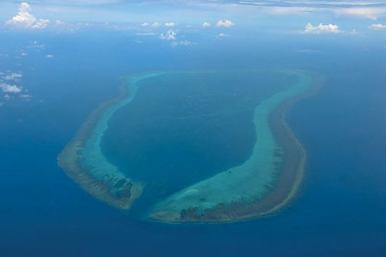 中国黄岩岛，有助于监控美军在苏比克湾的基地