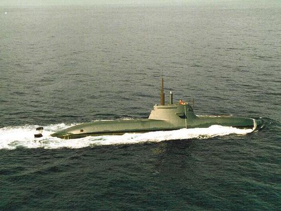 采用燃料电池的212型AIP潜艇