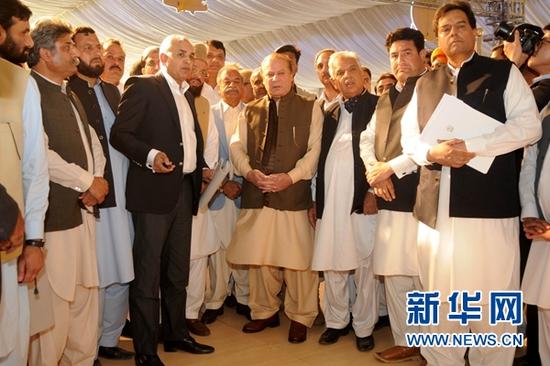 4��28�գ��ڰͻ�˹̹����������������ʲͼʡ��������������������л���ǰ���ģ��μӿ������ع�·����������ڣ���ά���������ضΣ�������ʽʱ��ȡ��Ŀ����㱨���а;��������׸��ص㹫·��Ŀ�����������ع�·����������ڣ���ά���������ضΣ�������ʽ28���ڰͻ�˹̹����������������ʲͼʡ���������������С��ͻ�˹̹����л������Ŀ˳��������ʾף�أ���Ϊ��Ŀ������ʽ���ơ�