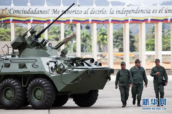 为了应对“国内和国外势力企图推翻委政府的企图”，马杜罗13日晚宣布决定，委内瑞拉再次延长经济紧急状态60天，并在新一轮的经济紧急状态中增加了维护国家主权完整、应对外部威胁的相关内容。