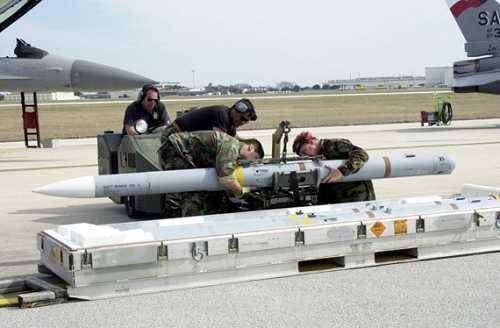 深度:美F22欲用这损招击落中国军机 我军亮出