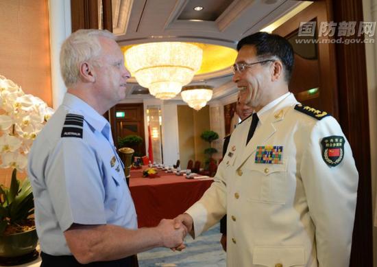 孙建国会见澳大利亚国防军司令宾斯金。