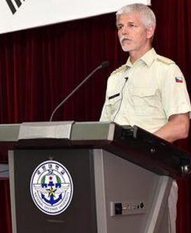 北约军事委员会主席彼得·帕维尔