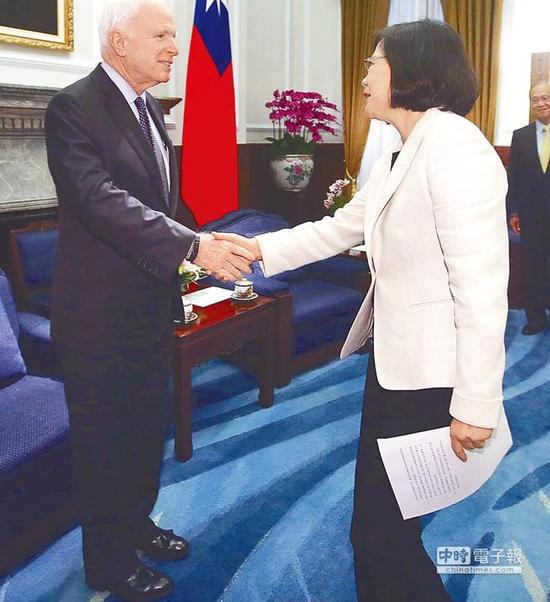 蔡英文会见麦凯恩