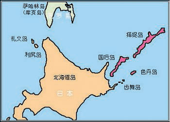 但二战接近尾声之时,苏美在1945年2月的雅尔塔会议上达成默契:千岛群岛属于苏联。同年8月8日,苏联对日宣战,发起远东战役。千岛群岛战役成为远东战役重要组成部分。