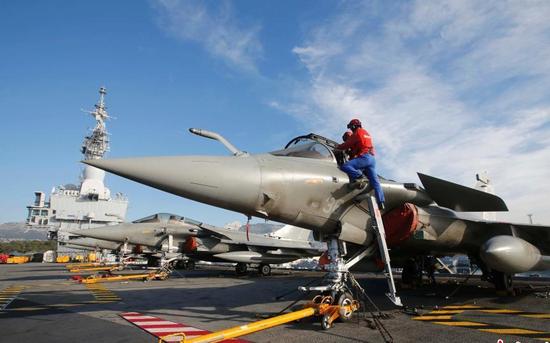 资料图：法国海军阵风舰载机