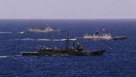 资料图:澳洲军舰迎接中国环球航行舰队