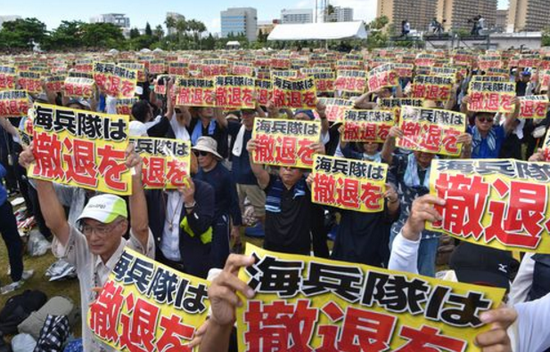 冲绳周日爆发大规模抗议，日媒报道，有65000人参加