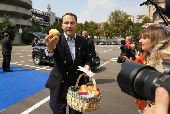 “卖苹果”的波兰外长