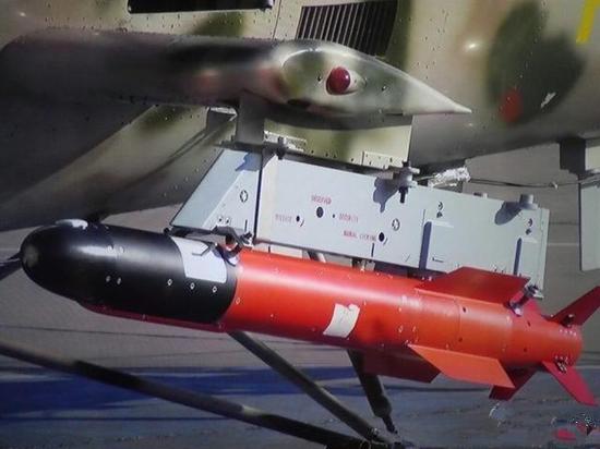 V750���صĵ�����������벿����AR-1��̹�˵�����Ϊ���ƣ����ǵ���ͷ�����仯�����䷽ʽҲ������ͬ