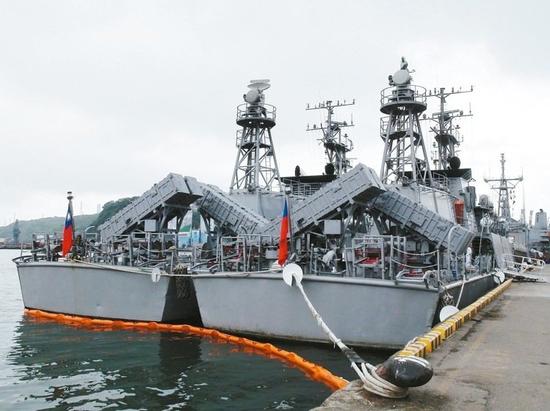 锦江级巡逻舰舰尾装备的反舰导弹