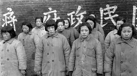 日军拍摄的抗日女战俘