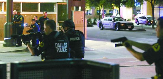 达拉斯市警方围捕枪手