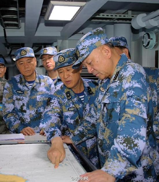 海军司令吴胜利现场指导